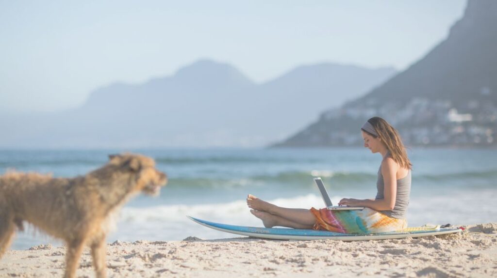 How to keep employees engaged during the summer months.