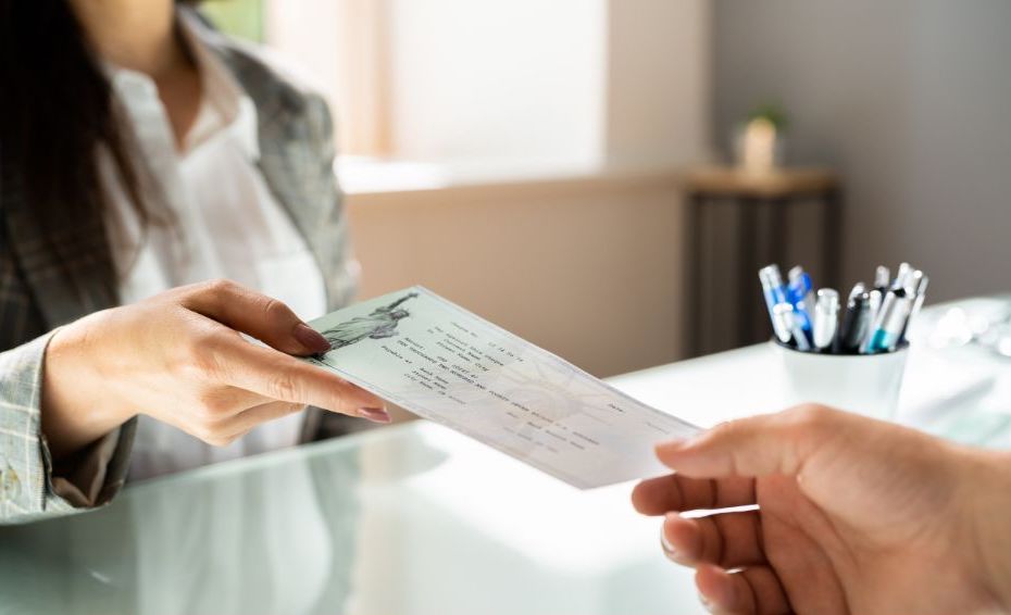 Overview of 2026 California minimum wage increases and employee benefit contribution rate changes for employers